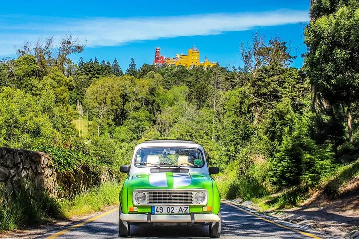 Private Sintra Tour Palaces and Coast by Vintage Car or Jeep, photo 10