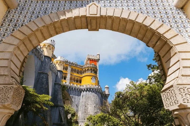 Small-Group Sintra, Pena, Regaleira & Cascais with Tickets, photo 13