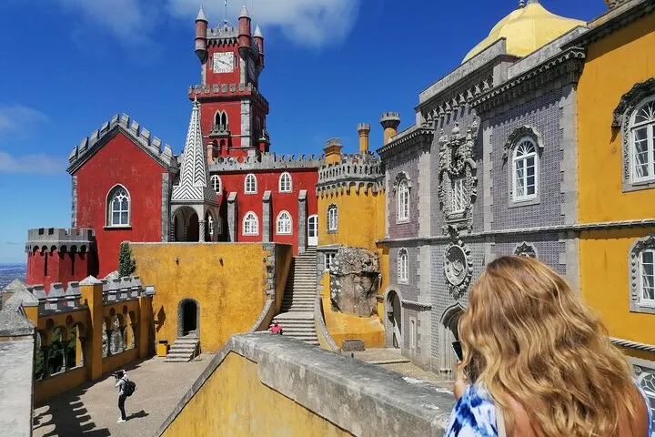 Marvel at the colorful Pena Palace in Sintra! This fairytale castle offers vibrant terraces and breathtaking views. A UNESCO gem and the top highlight on our Sintra private tour. ✨