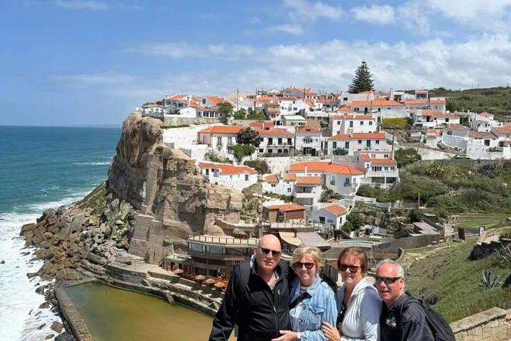 A private classic 4x4 from Sintra to Cascais, fifteen reviews, photo 3