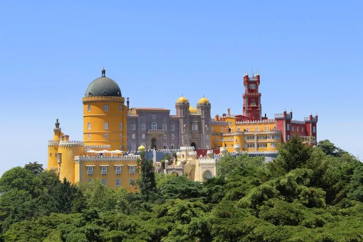 Sintra & Cascais Day Tour with Pena Palace tour and Gardens Walk, photo 4