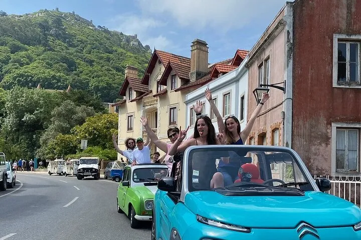 Private Sintra Tour Palaces and Coast by Vintage Car or Jeep, photo 9