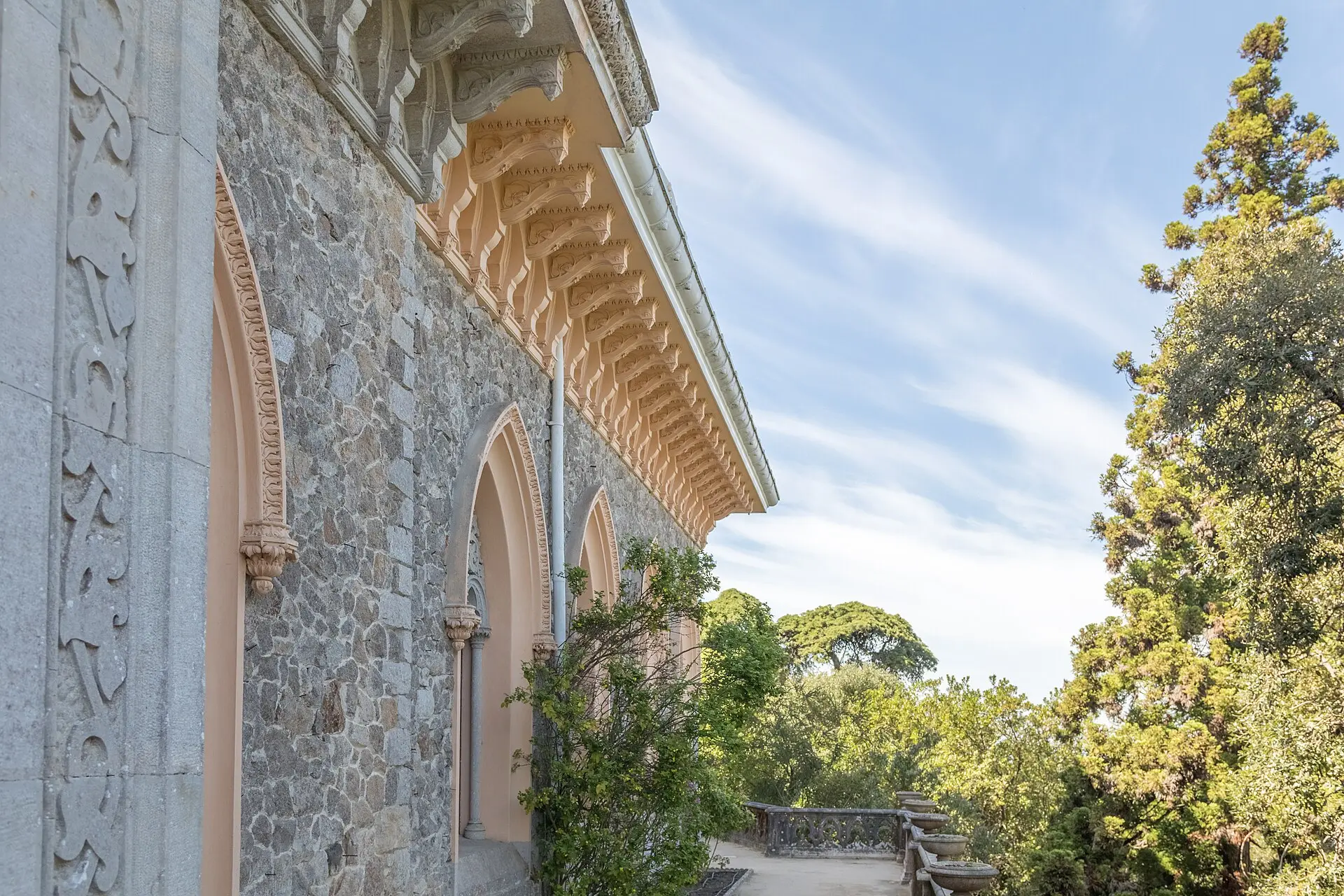 The arches along the arcade at Monserrate Palace